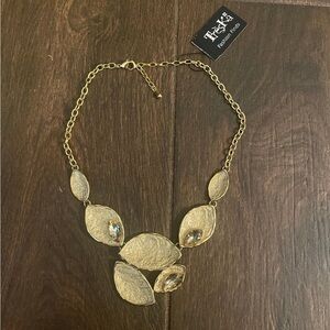 NWT Gold Chunky Treska Necklace